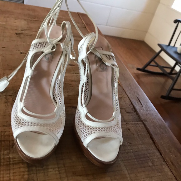 D&G platform lace up heels - Picture 9 of 10